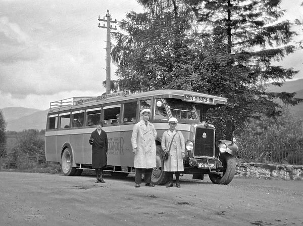 Glasgow to Oban bus, with crew and passengers