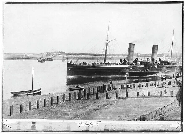 Monas Queen Steamship