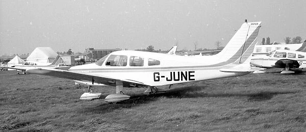 Piper PA-28 Cherokee Warrior II G-JUNE