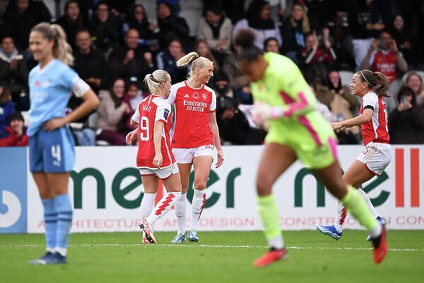 Stina Blackstenius Scores Brace: Arsenal Women Defeat Manchester City in Super League Thriller
