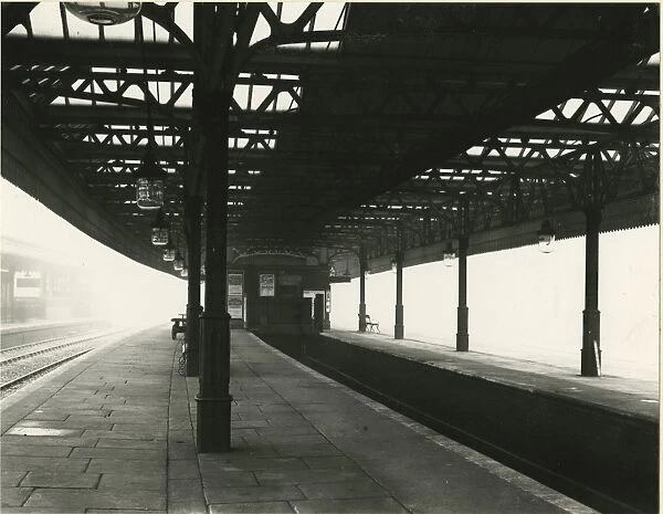 Low Moor station. Lancashire and Yorkshire Railway, 1 November 1906. View of two through platforms