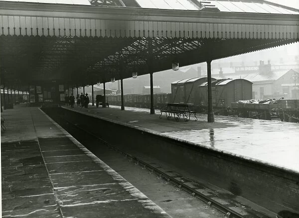 Wigan station, Lancashire & Yorkshire Railway. View of platforms looking towards Manchester