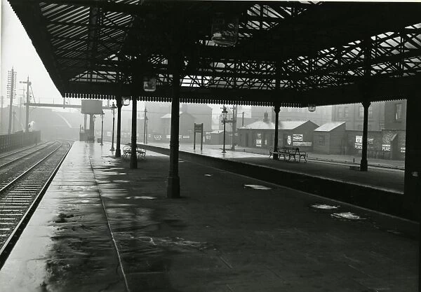 Wigan station, Lancashire & Yorkshire Railway. View of platforms looking towards Liverpool