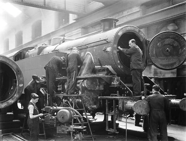 Workers building a locomotive at Derby works, 1945
