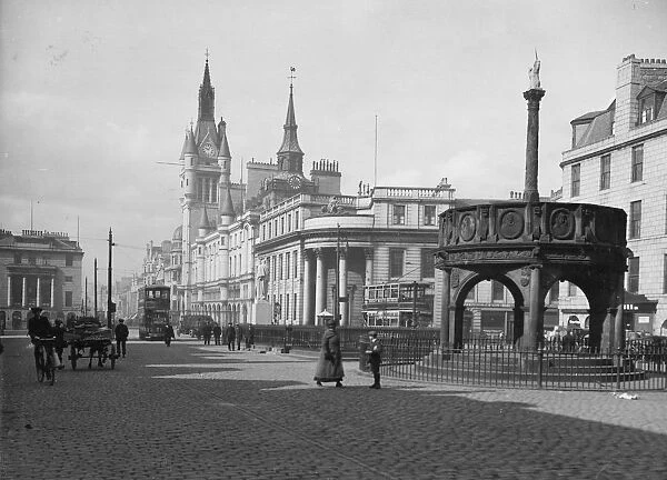 Aberdeen. circa 1911: A view of Aberdeen with Market Cross on right