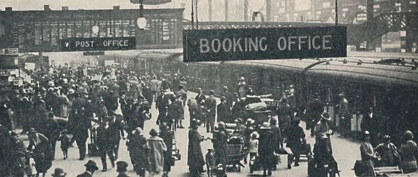 A Holiday Scene at Liverpool Street Station, 1926