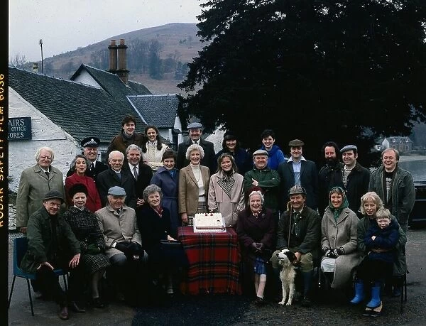 Cast of TV programme Take The High Road September 1990