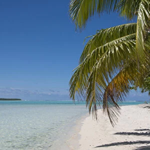 Cook Islands. Palmerston Island, a classic atoll, discovered by Captain Cook in 1774