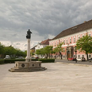 HUNGARY-DANUBE BEND-Vac: Former Bishops Palace / Marcius 15 ter (Square)