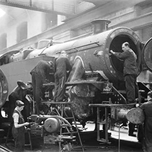 Workers building a locomotive at Derby works, 1945
