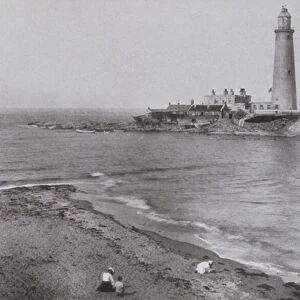 Whitley Bay, St Marys Island and Lighthouse (b / w photo)