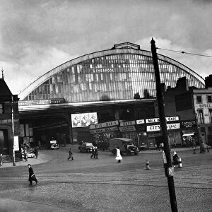 The main entrance to Liverpool Lime Street Station, Merseyside. Feburary 1953 P008115