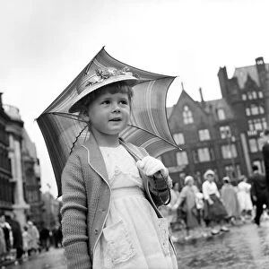 Manchester Whit Walks. Children / Crowds / Celebrations. June 1960 M4479-002