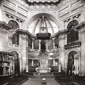 Interior of the Basilica of S. Lorenzo in Milan, characterized by a great majesty due to the combination of the sixteenth century of the ancient Basilica